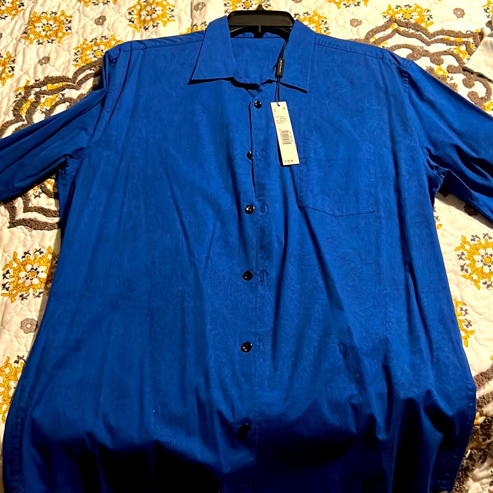 Mens 👔 Dressy Shirt NWT Size Medium